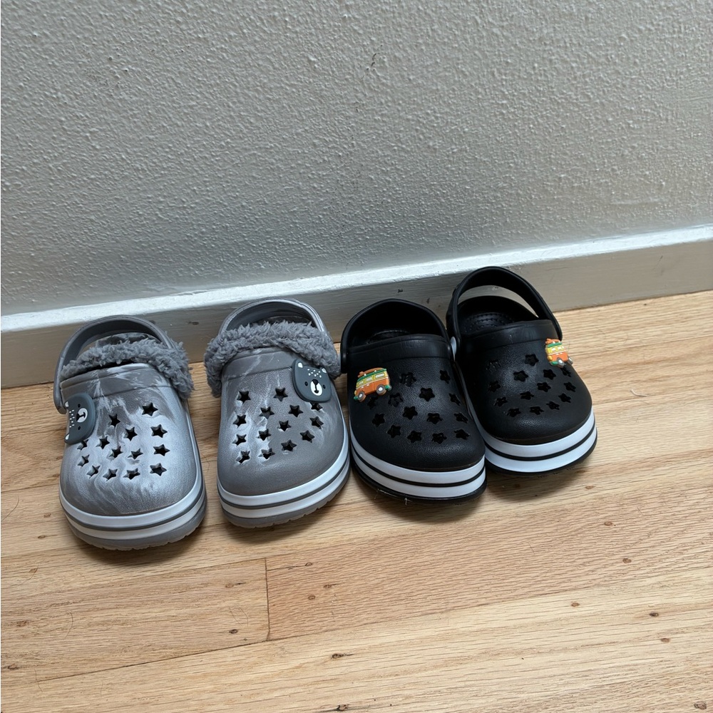 Kids Starry Black and Gray Clogs